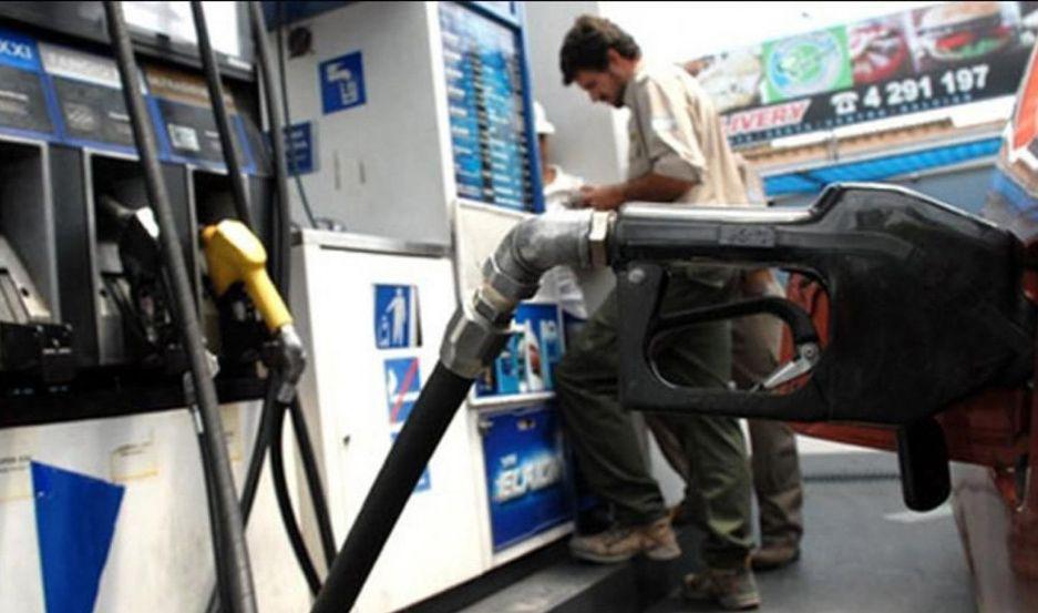 VALOR Con el 25-en-porciento- de suba en enero los combustibles costar�n alrededor de un peso m�s caro por cada litro

