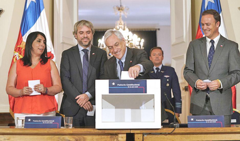 Chilenos votaraacuten en abril un plebiscito constitucional