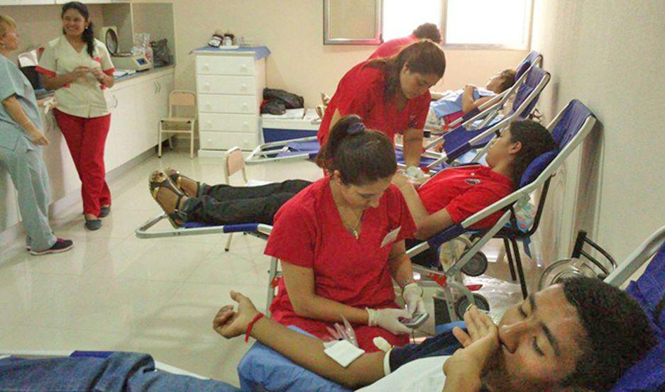 Con gran eacutexito se realizoacute la uacuteltima colecta voluntaria de sangre del antildeo en el CIS Banda