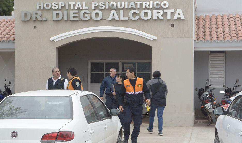 Escapoacute del Hospital Diego Alcorta estafador ldquoserialrdquo que no le perdonoacute ni a un sacerdote