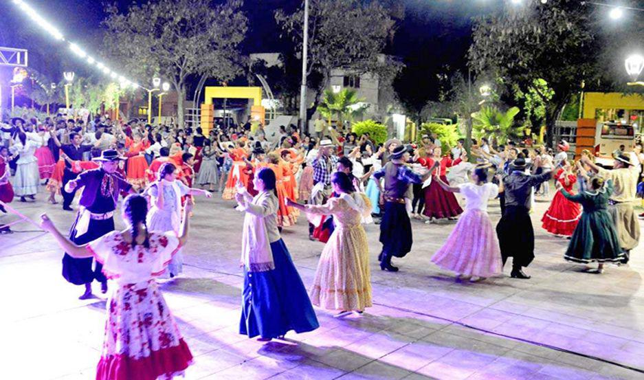 ACTIVIDADES Desde el municipio organizaron talleres de arte pintura y danzas así como clases gratuitas de danzas folclóricas entre otras ideas
