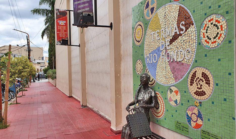 El Ente municipal de Turismo inauguraraacute el fondo mural Arte Mosaico en el paseo Manos Laboriosas