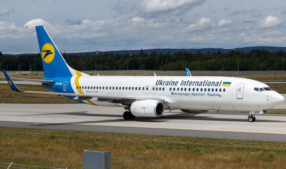 Se estrelloacute un avioacuten de pasajeros ucraniano con 180 personas a bordo