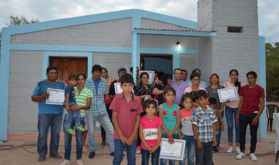 Una decena de familias de Huachana se vieron beneficiadas con la entrega de las viviendas sociales