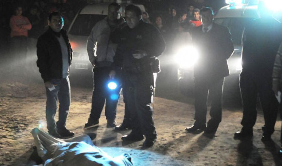 Conmocioacuten por el fallecimiento de un joven motociclista al estrellarse contra un contenedor de basura