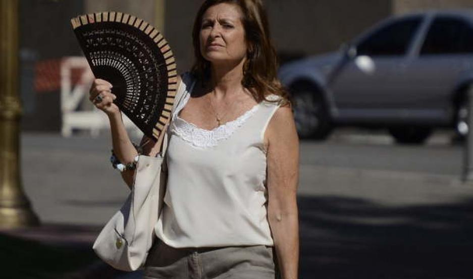 La humedad seraacute la gran protagonista del lunes en Santiago