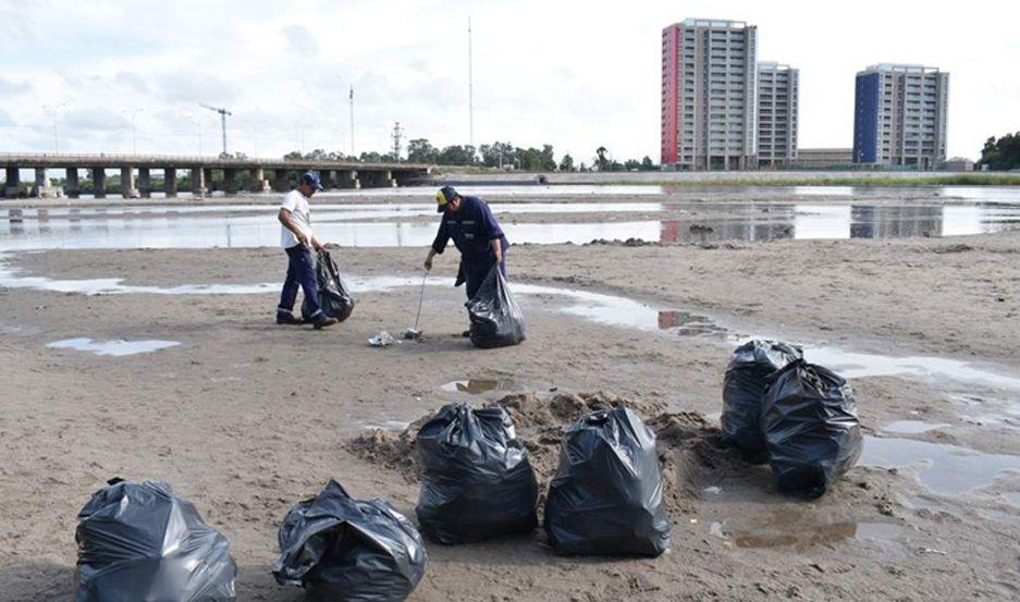 HIGIENE Gran cantidad de residuos generaron miles de personas que se congregaron en el balneario especialmente la jornada del domingo