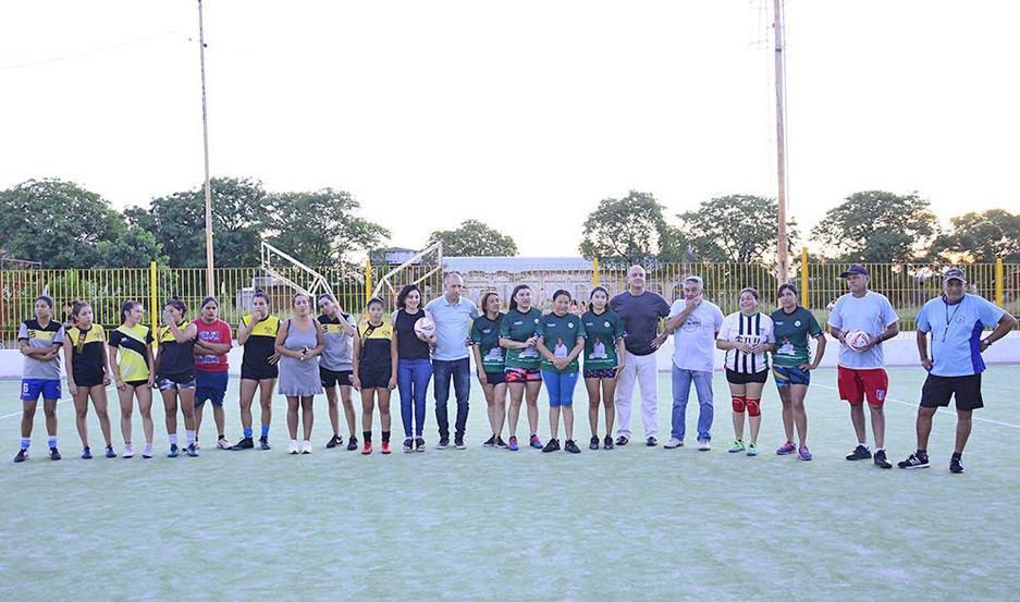 La Municipalidad promueve espacios y h�bitos saludables como el torneo de f�tbol femenino