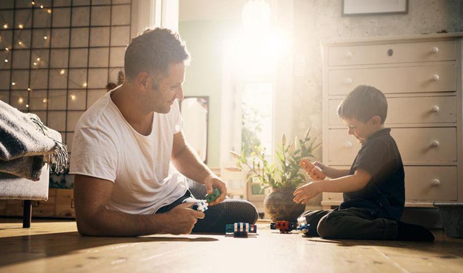 Aseguran que el 60-en-porciento- de los padres no juega con su hijo ni dos horas a la semana