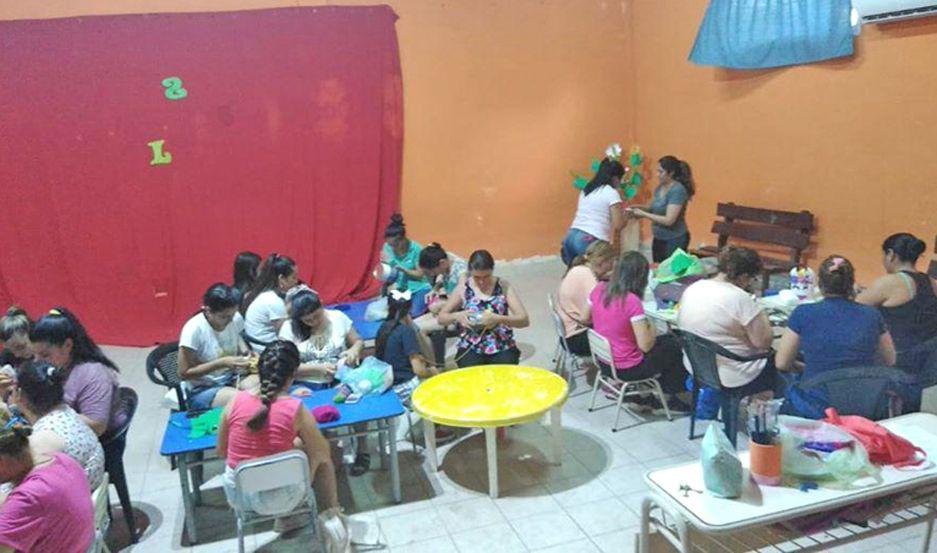 SEDE Se dictan en las instalaciones del Jardín de Infantes Municipal N� 2 Mundo Feliz ubicado en el barrio Ricardo Rojas
