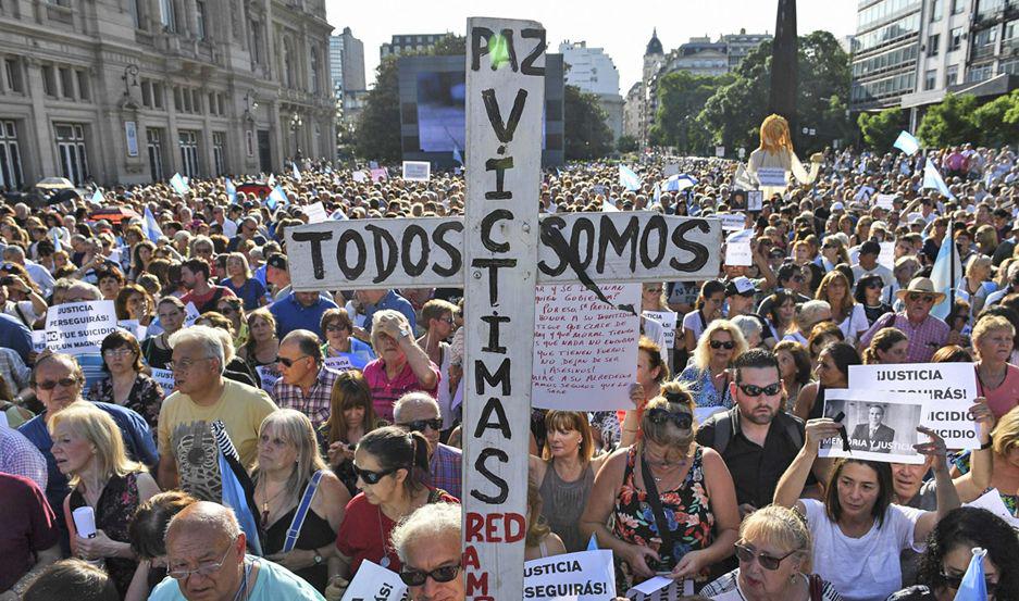 CONVOCATORIA Se hizo a través de redes sociales Asistió la madre del fiscal Sara Garfunkel
