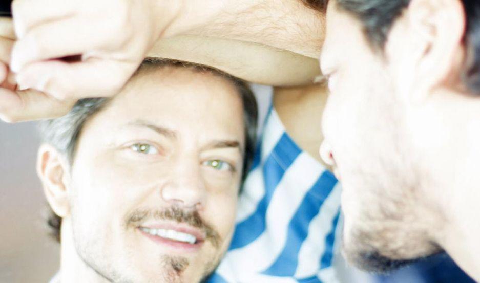 Francisco el santiaguentildeo que produce actuacutea dirige y ensentildea en Meacutexico