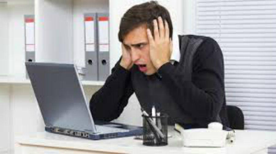 Insoacutelito- un hombre sordo denuncioacute a una reconocida paacutegina para adultos porque los videos no tienen subtiacutetulos