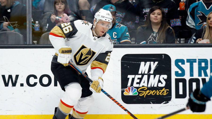 Impactante- jugador de hockey sobre hielo pierde sus dientes tras recibir un golpe con el disco