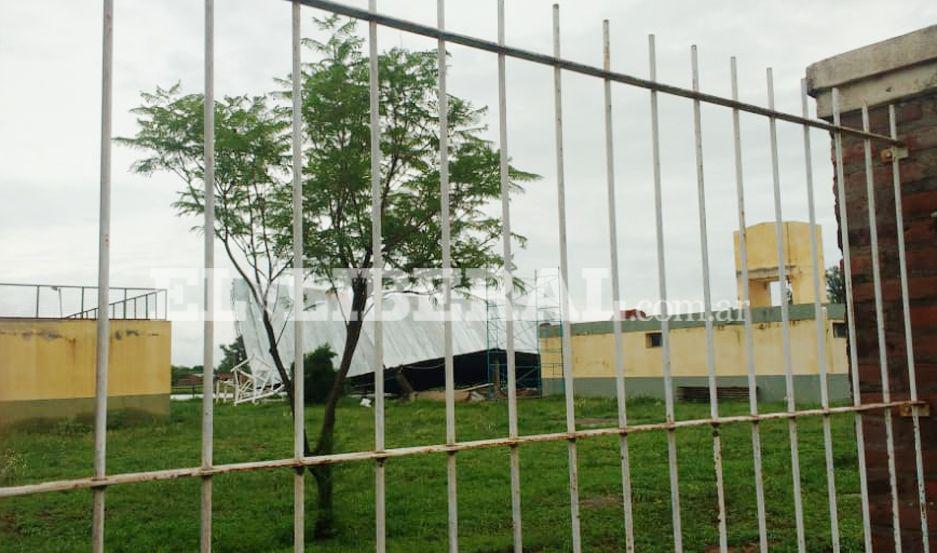 El temporal derribó el tinglado y techo del Polideportivo de Campo Gallo