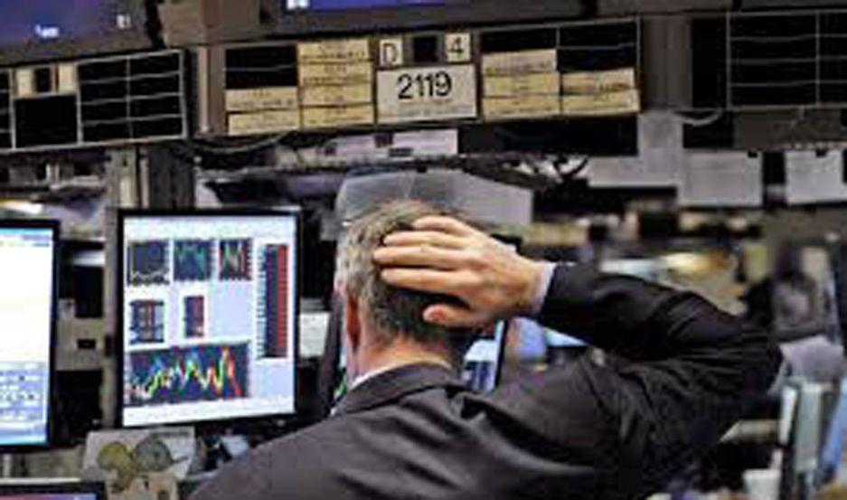 El ministro aseguró el pago de la deuda en pesos y puso en duda la dolarizada