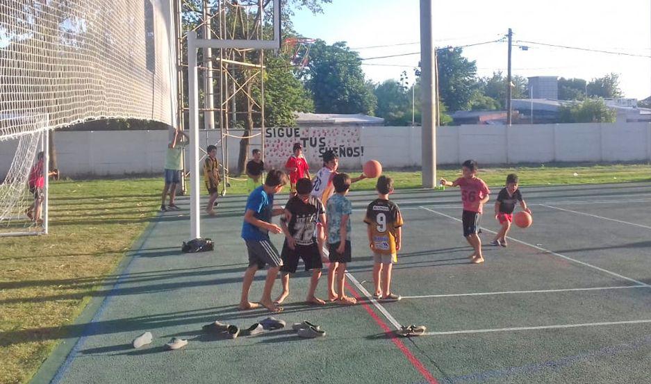 Los chicos de La Católica encontraron en la escuela de b�squet un espacio para desarrollar sus potencialidades