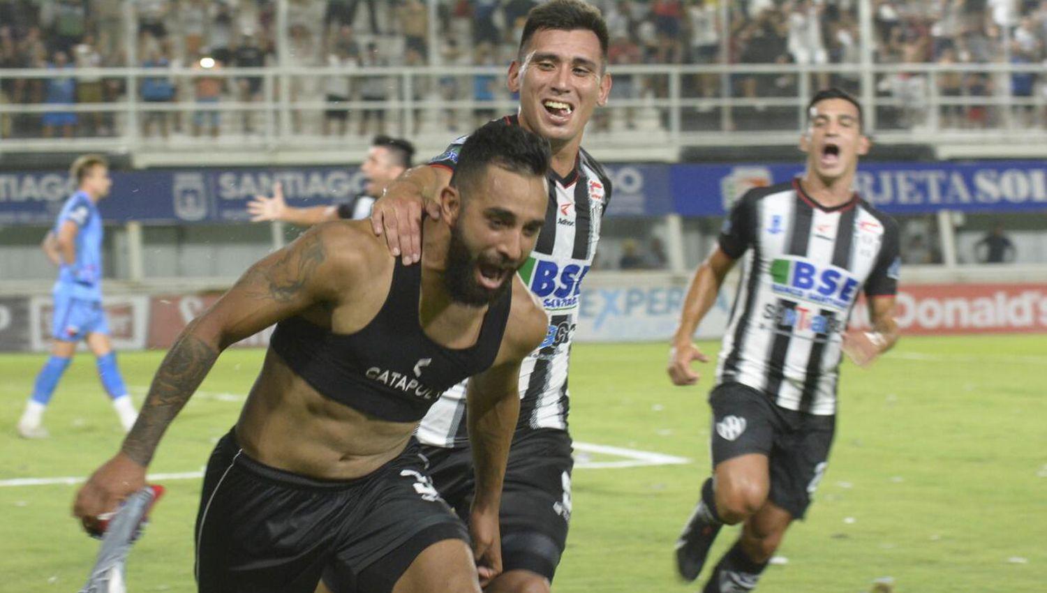 El goleador de Central en el torneo Jonathan Herrera desató la alegría en el Oeste con el triunfo por la mínima