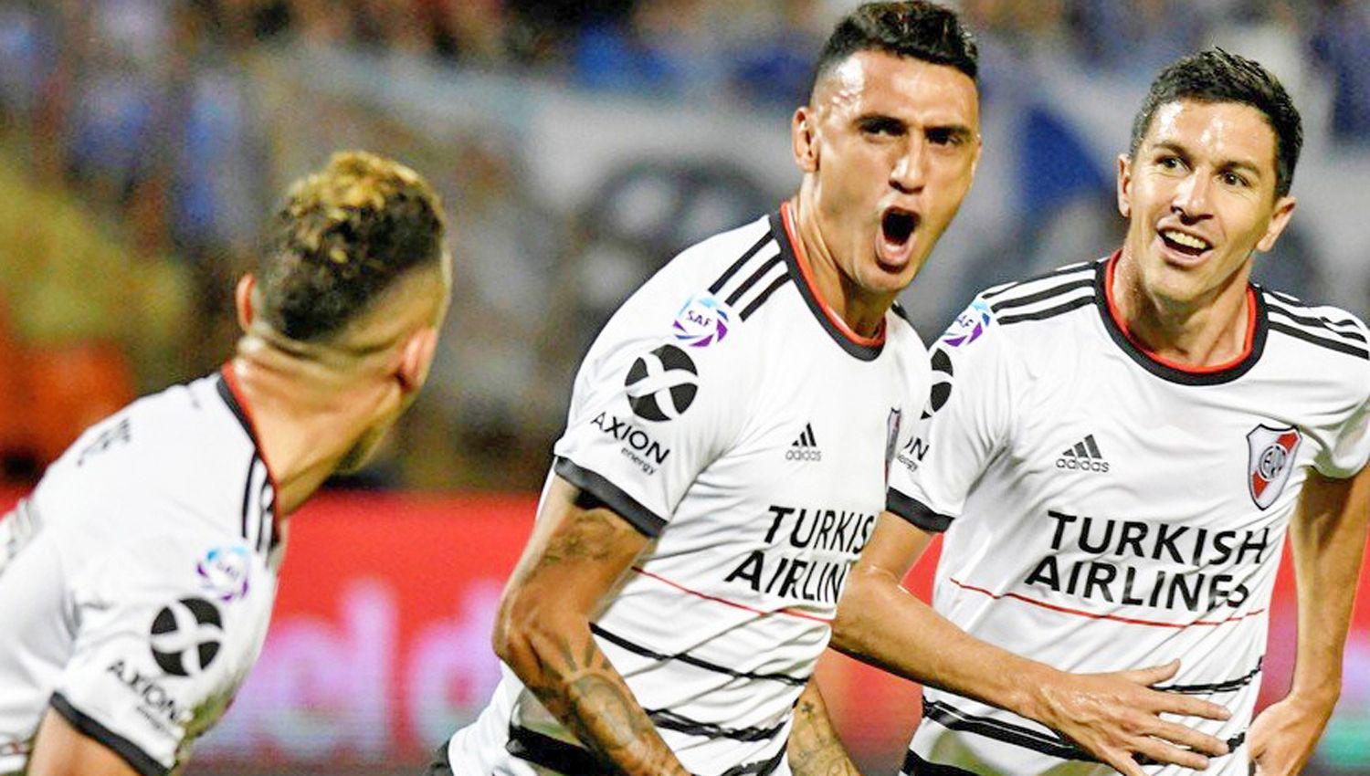 River hizo pesar toda su jerarquiacutea para ganar y quedar como uacutenico puntero