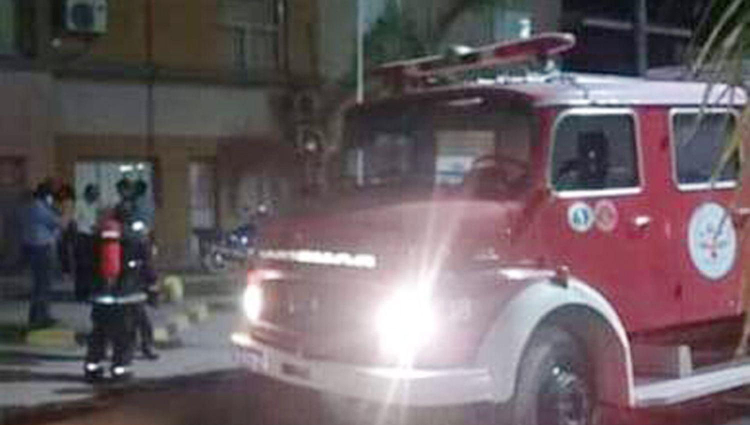 Bomberos voluntarios lograron sofocar un incendio en la Municipalidad