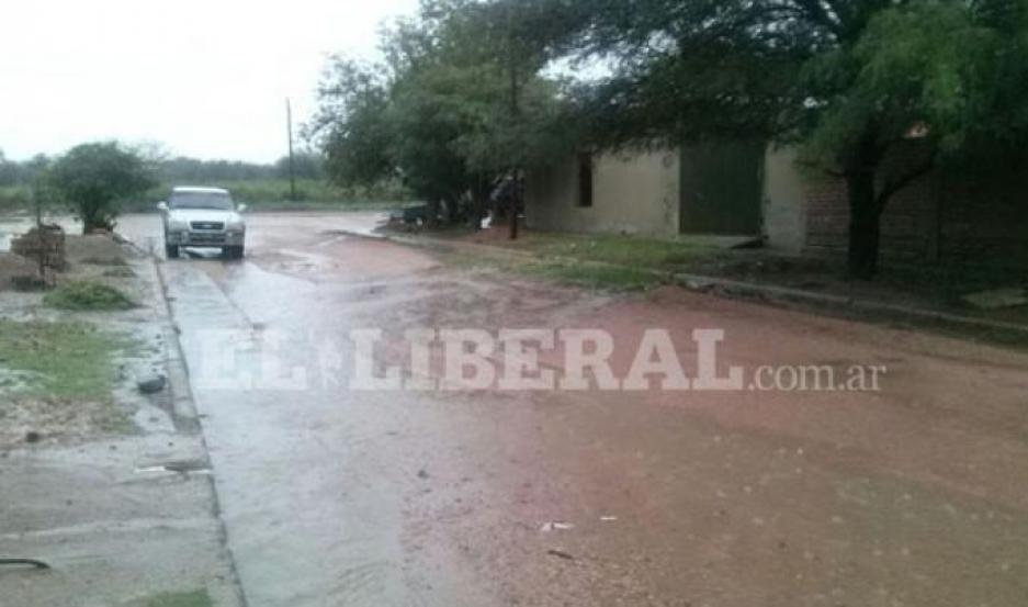 Lluvia viento y granizo azotan a varias zonas de Ojo de Agua