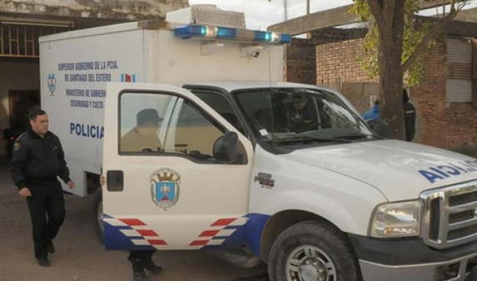 Conmocioacuten en La Banda por el suicidio de una joven kinesioacuteloga- su padre la encontroacute ahorcada