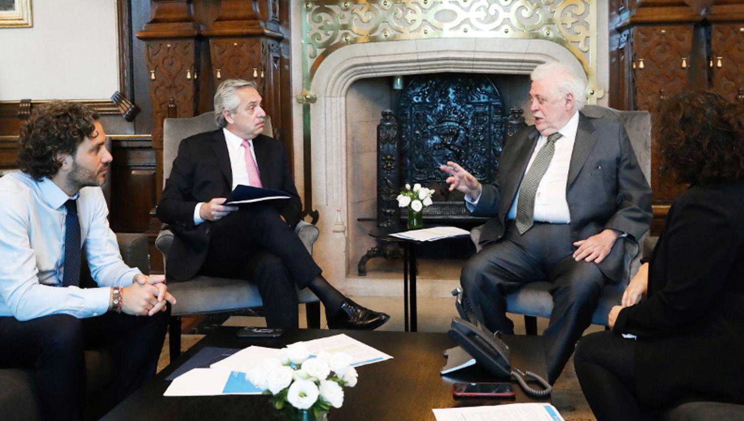 El presidente de la Nación recibió el informe sobre el alerta lanzado en el país frente al Coronavirus