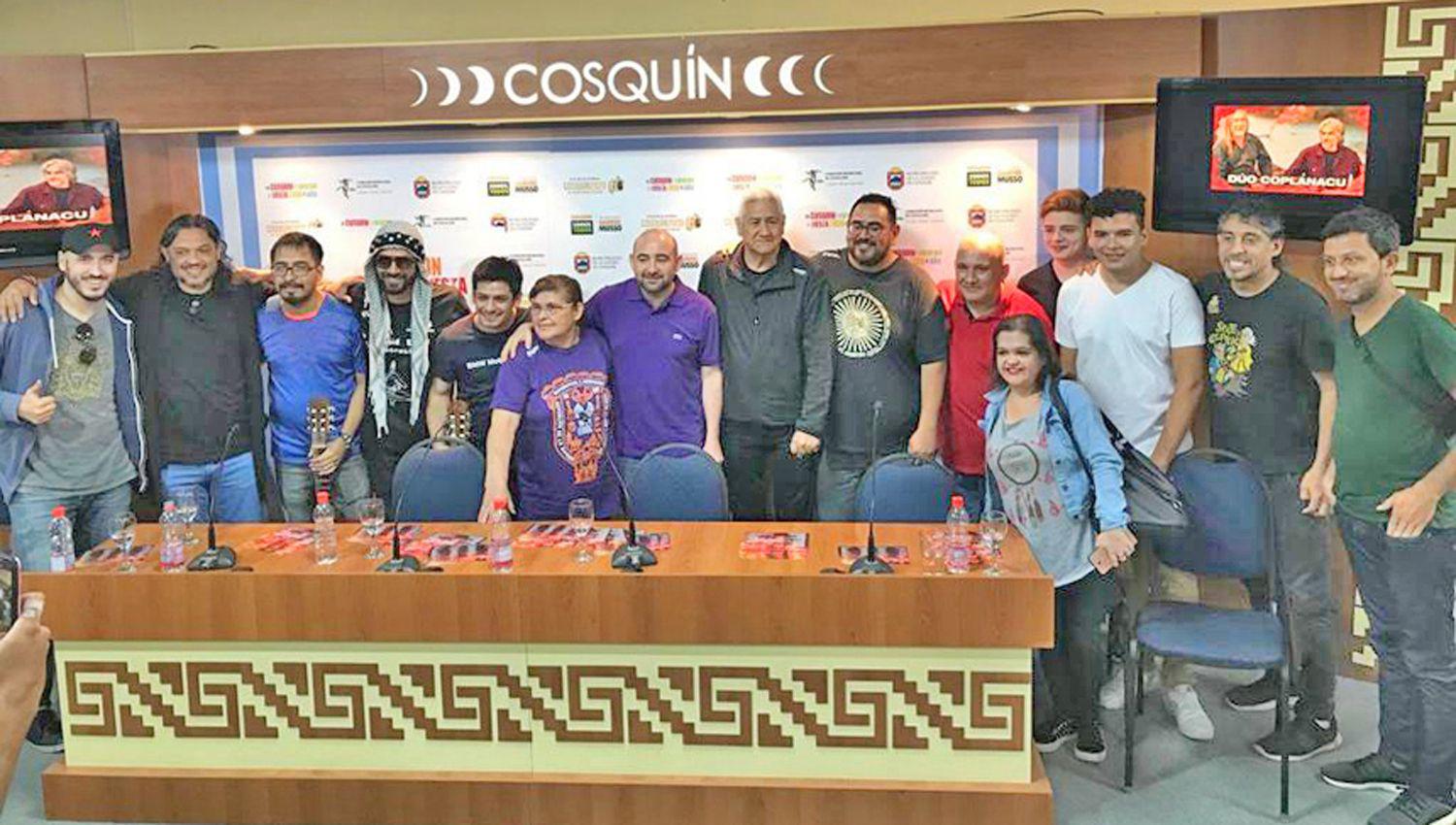 HONOR El intendente Mirolo y figuras de la msica presentaron el Festival de La Salamanca en la ciudad de Cosquín