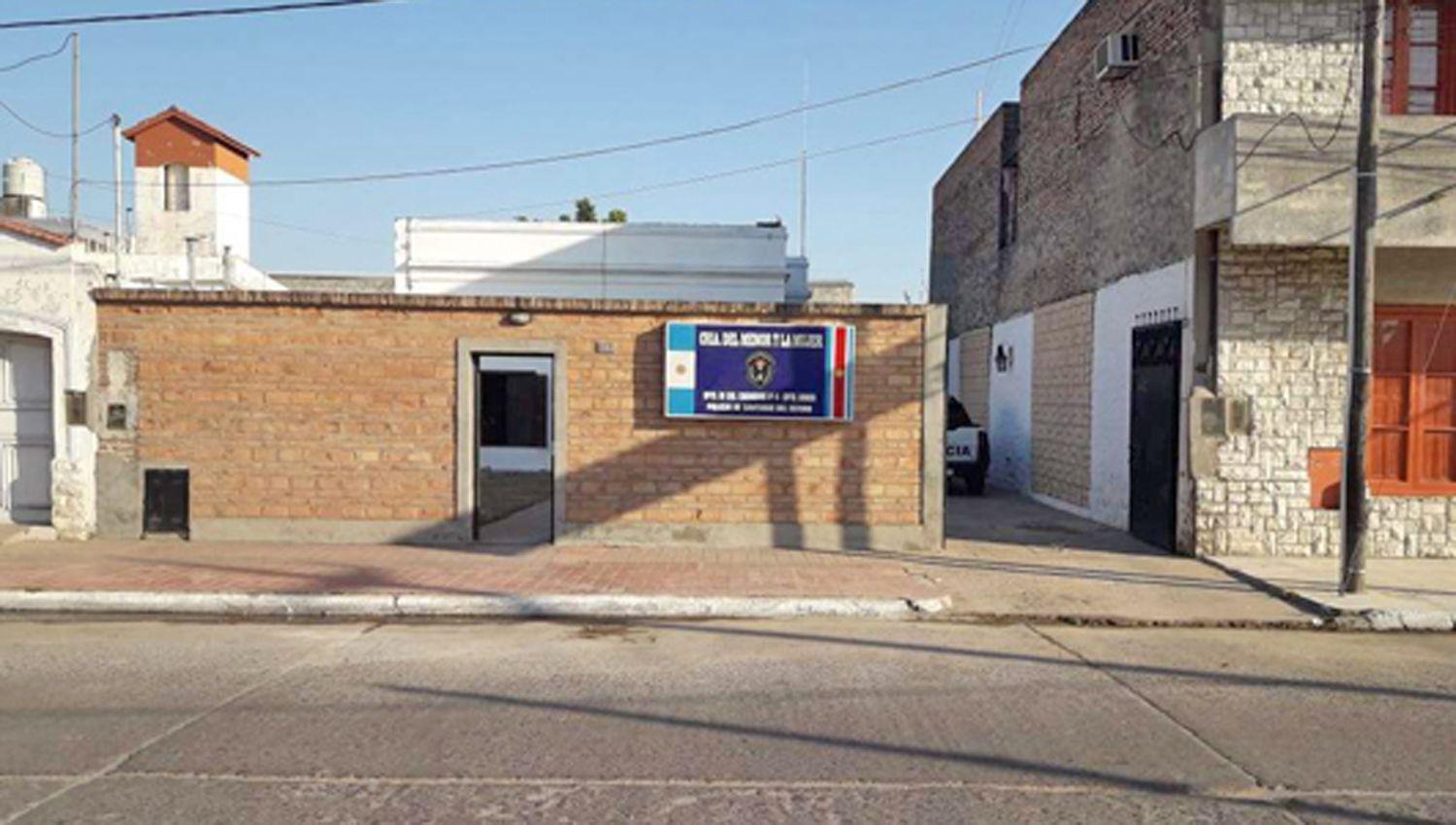 Fue a retirar sus pertenencias y su ex suegra intentoacute acuchillarla