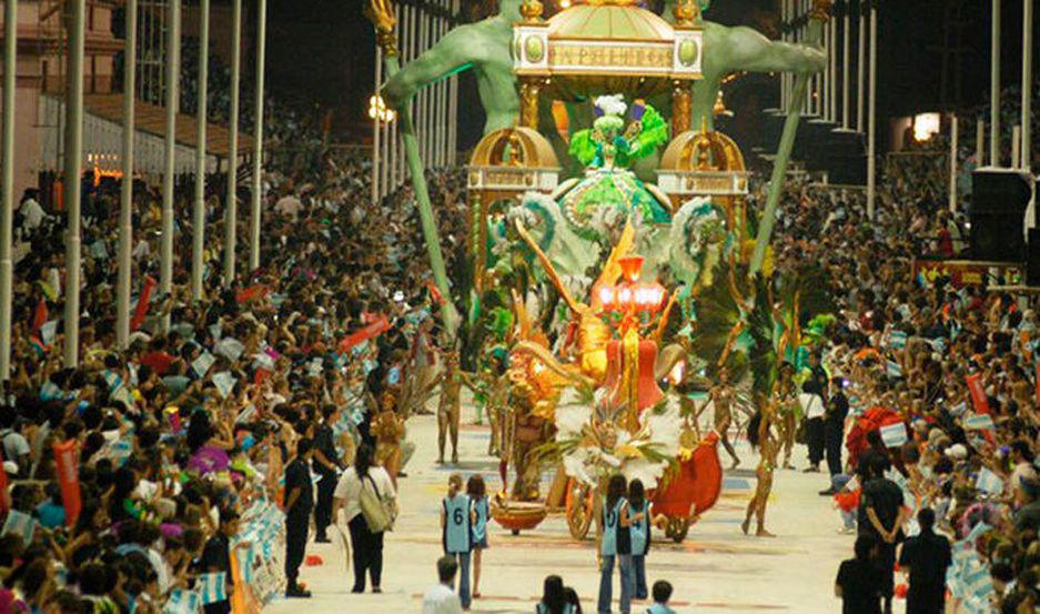 Carnaval 2020- Gualeguaychuacute vibra cada saacutebado con la fiesta a cielo abierto maacutes grande del paiacutes