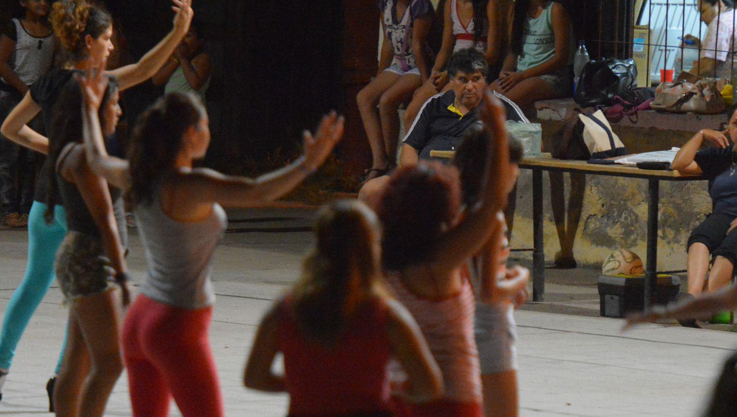 TRABAJO Los coreógrafos se esmeran para conseguir lo mejor de sus bailarines y así lograr el premio mayor
