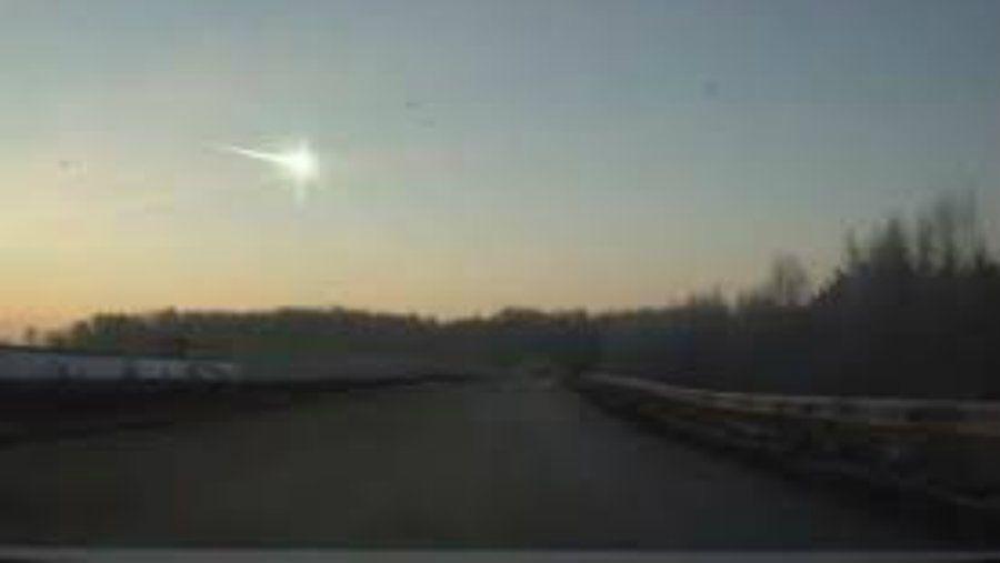 Un meteorito iluminoacute el cielo en Rusia