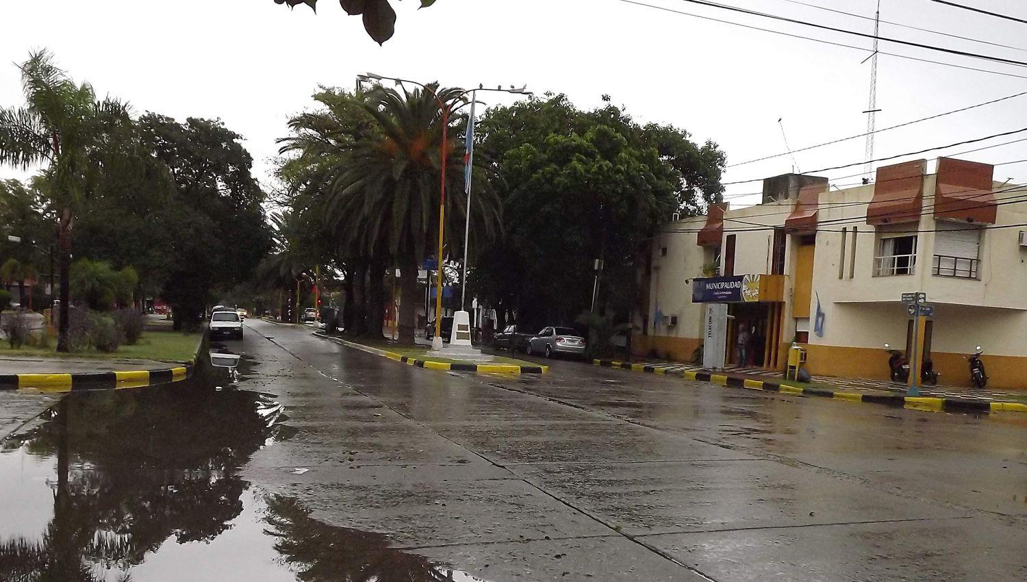 En la ciudad de Fernaacutendez cayeron maacutes de 160 miliacutemetros en la madrugada de ayer