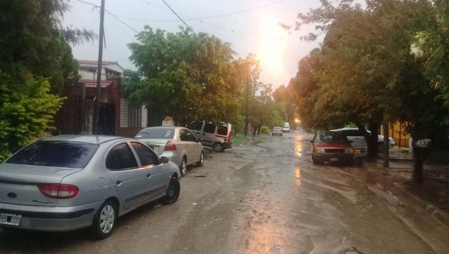 Lluvia en Las Termas y el interior del departamento Riacuteo Hondo