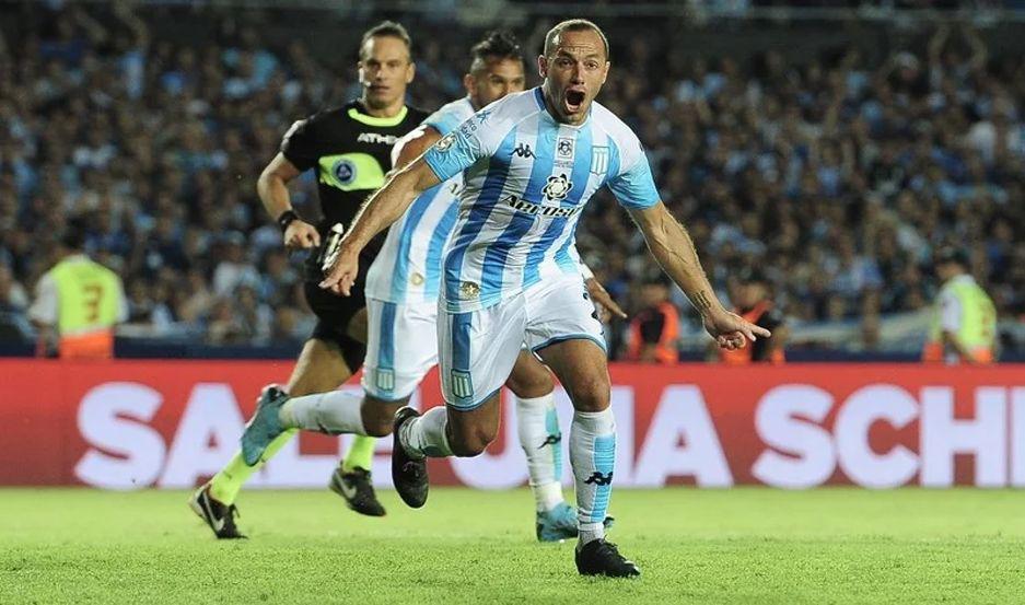 Racing con 9 jugadores vencioacute al Rojo de Pusineri sobre la hora