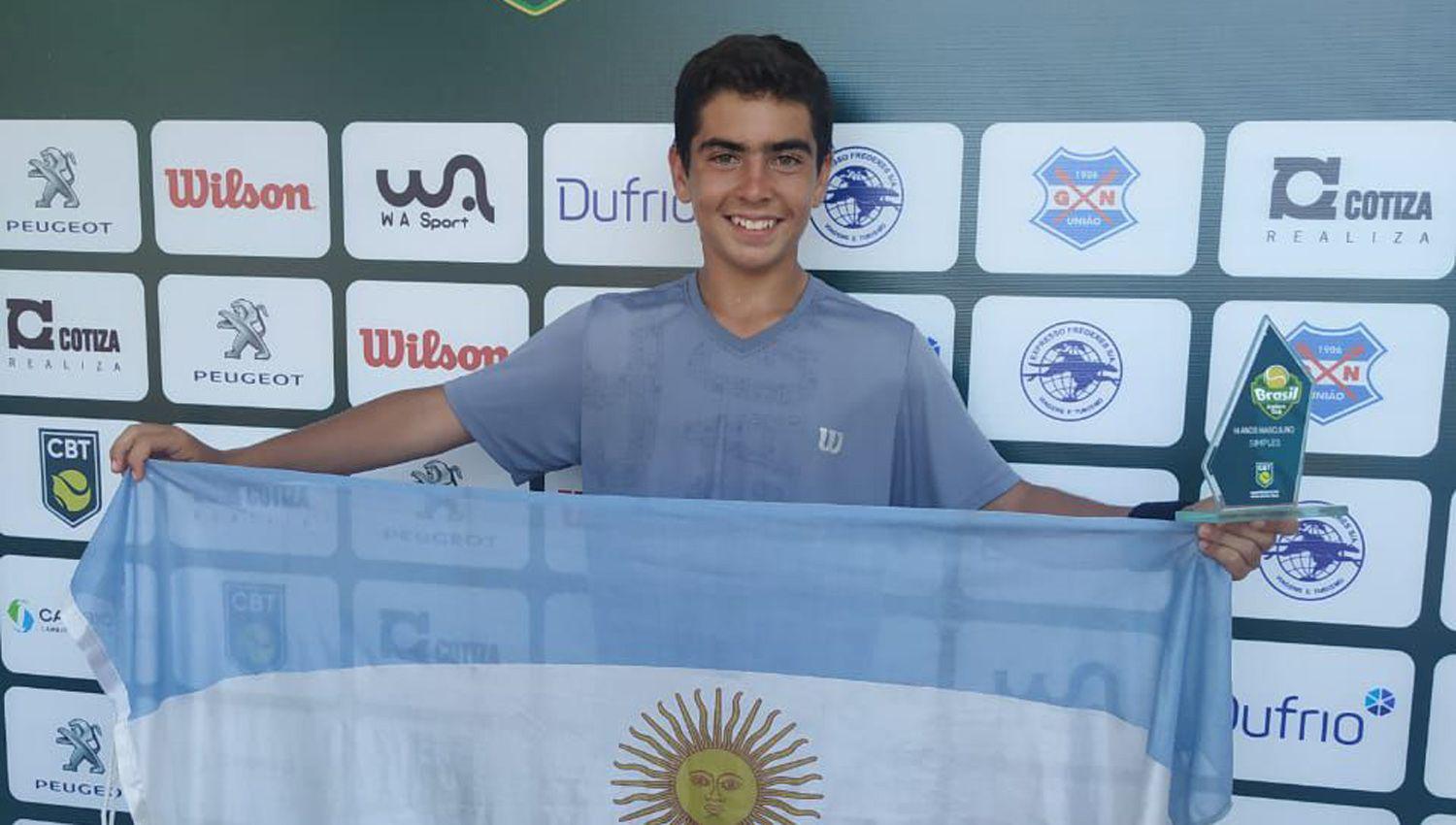 CALIDAD Lucca Guercio con 14 años es el actual n�mero uno del país y de Sudamérica en tenis y quiere llegar al mundial con la selección juvenil
