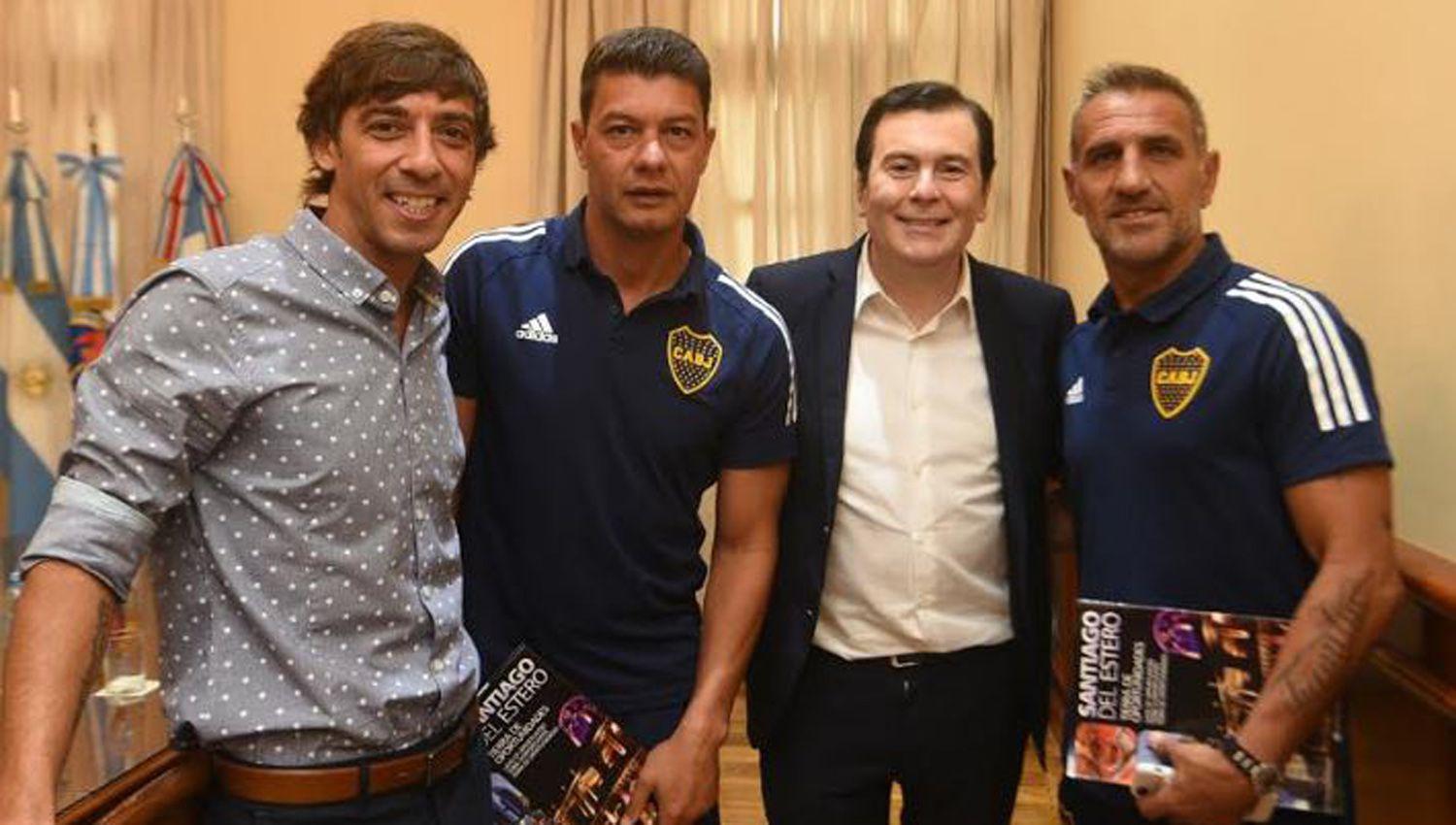 El gobernador Zamora recibioacute a ex jugadores de Boca Juniors