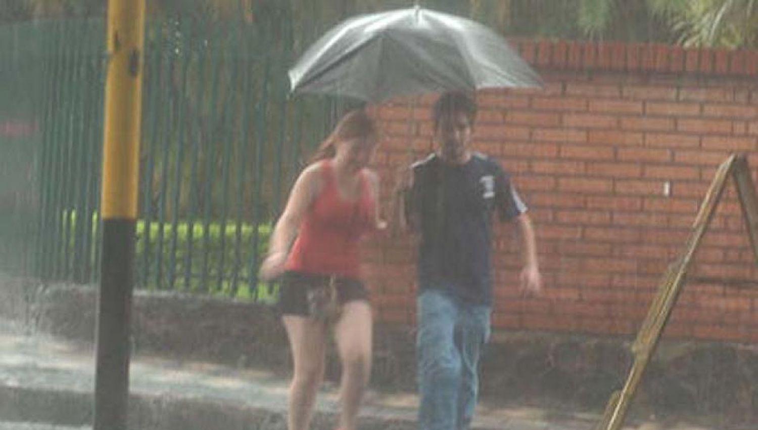 Hay alerta por tormentas fuertes para el Centro y Este de Santiago del Estero