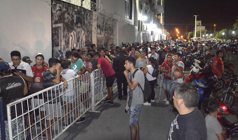 La reventa de entradas cotiza  hasta  10000 en las redes sociales