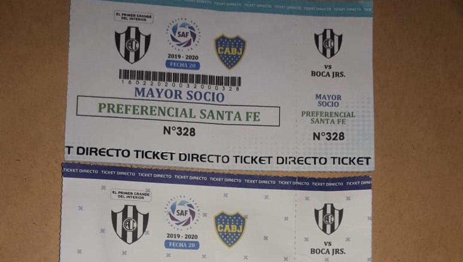 Dos gendarmes pretendiacutean revender entradas para el partido de Central Coacuterdoba ante Boca