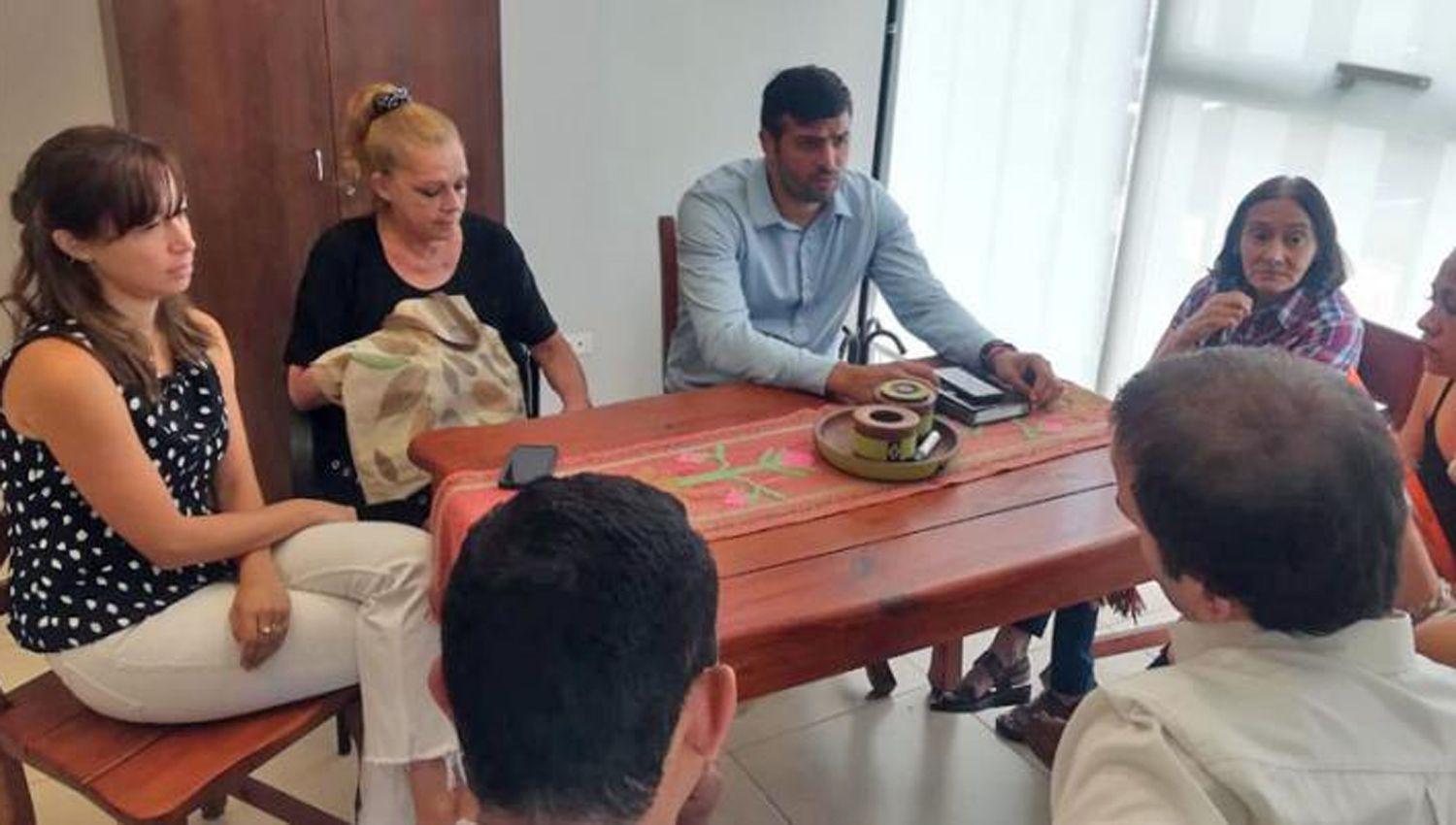 Concejales se reunieron con quiosqueros desalojados