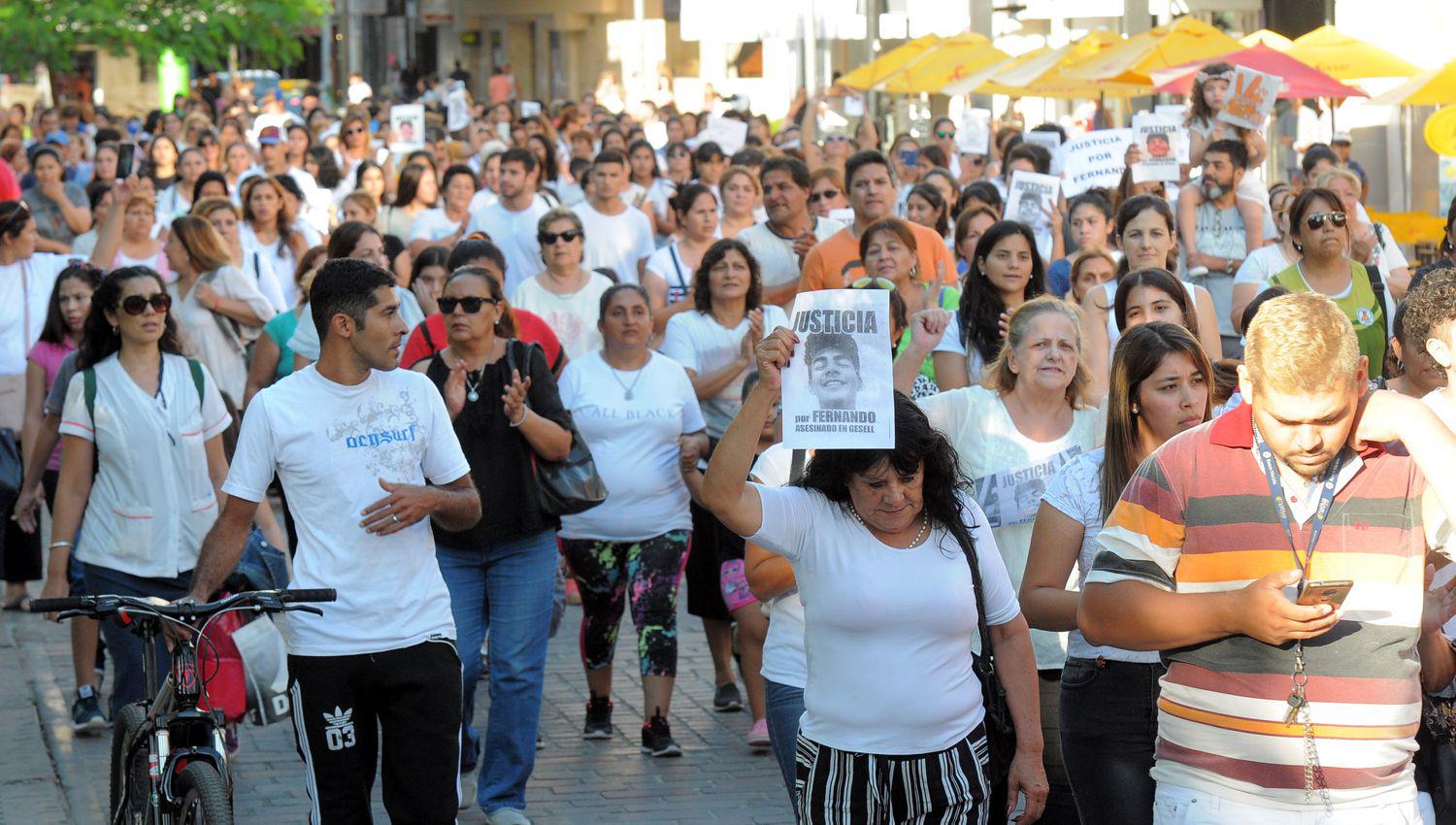 La marcha congregó a un gran n�mero de personas Fotos- Tom�s Marini-EL LIBERAL