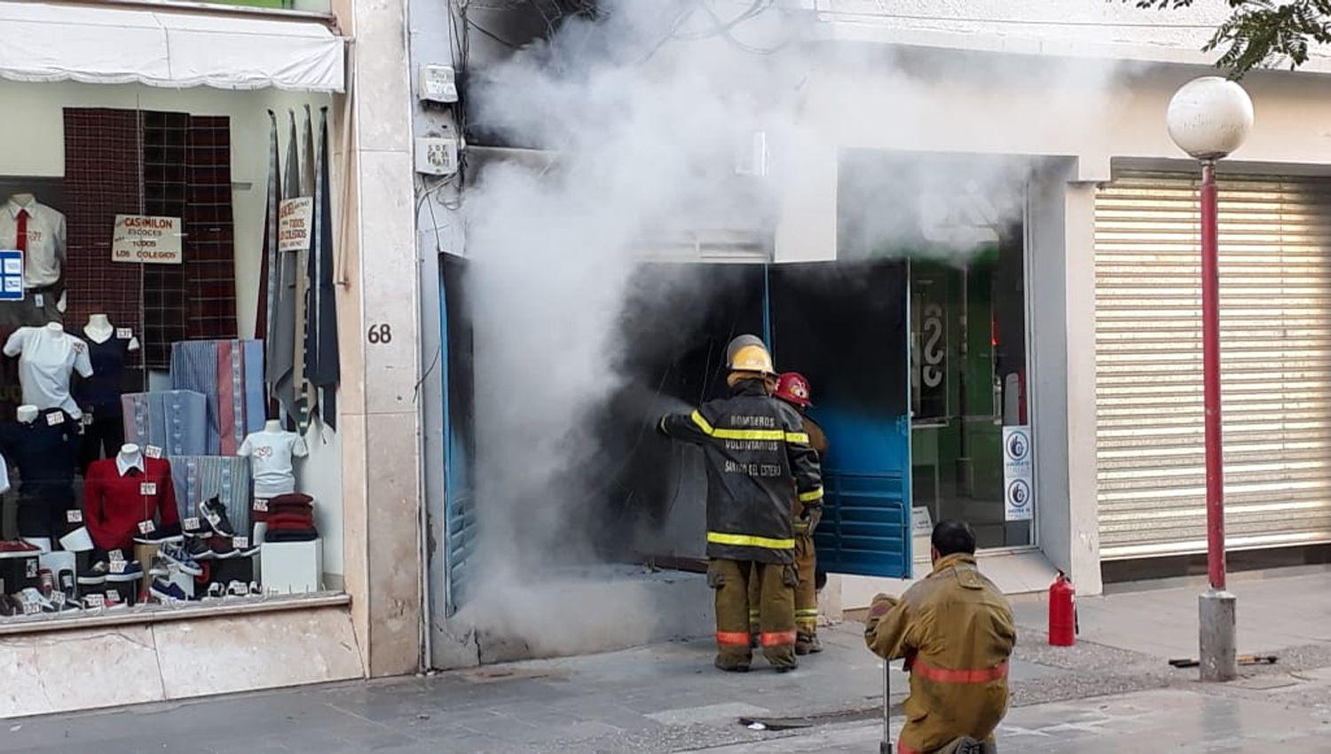 Falla eleacutectrica dejoacute sin servicio momentaacuteneamente a un sector comercial