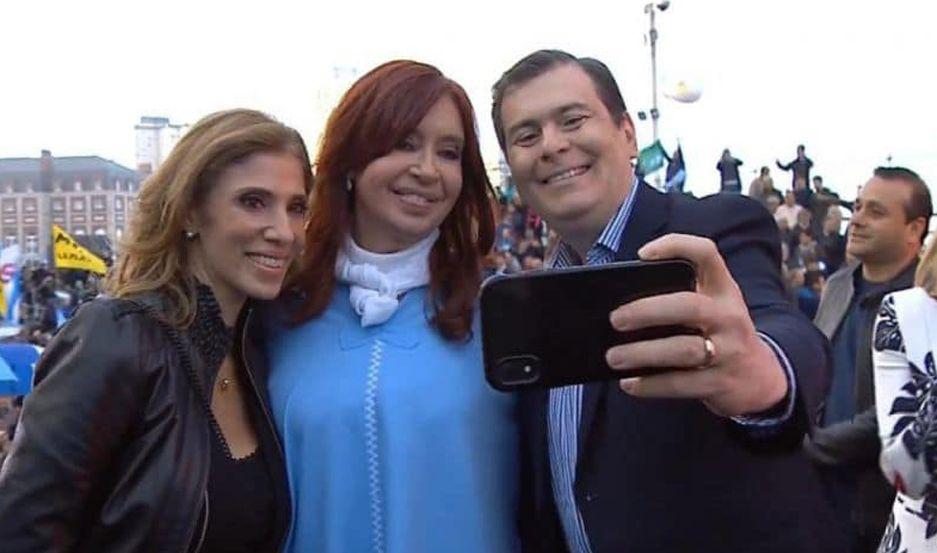 Gerardo Zamora saludoacute a Cristina Kirchner por sus cumpleantildeos