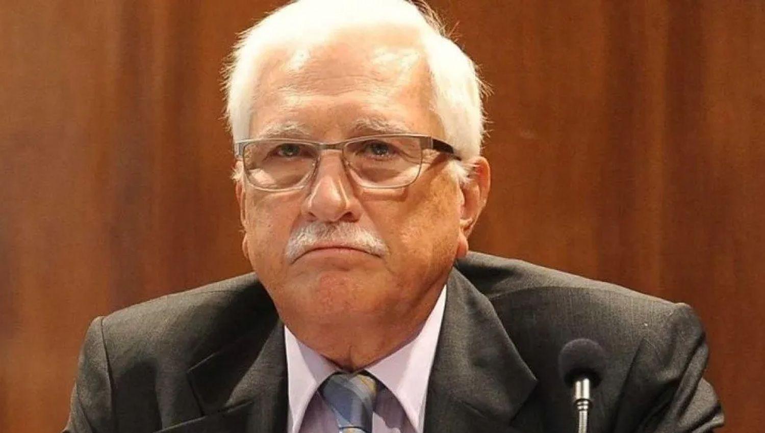 Fue Secretario de Comercio Interior de Alfonsín ex viceministro de Economía de Duhalde y ex director del INDEC con Macri