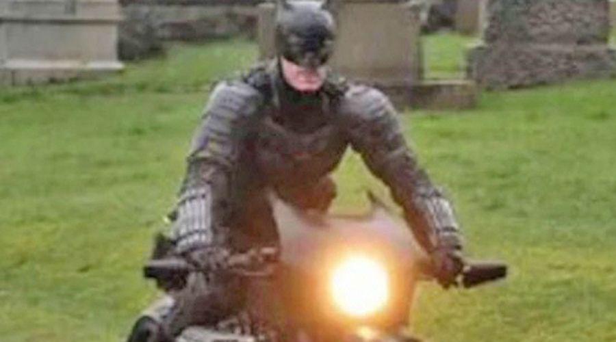 Se filtraron las primeras imaacutegenes del nuevo Batman en el cementerio de Glasgow