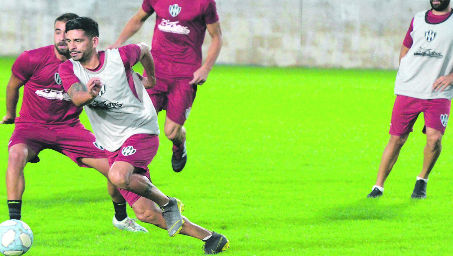 Juan Galeano podría tener una chance de ser titular en Central Córdoba El ex Aldosivi ingresaría por el suspendido Marcelo Meli
