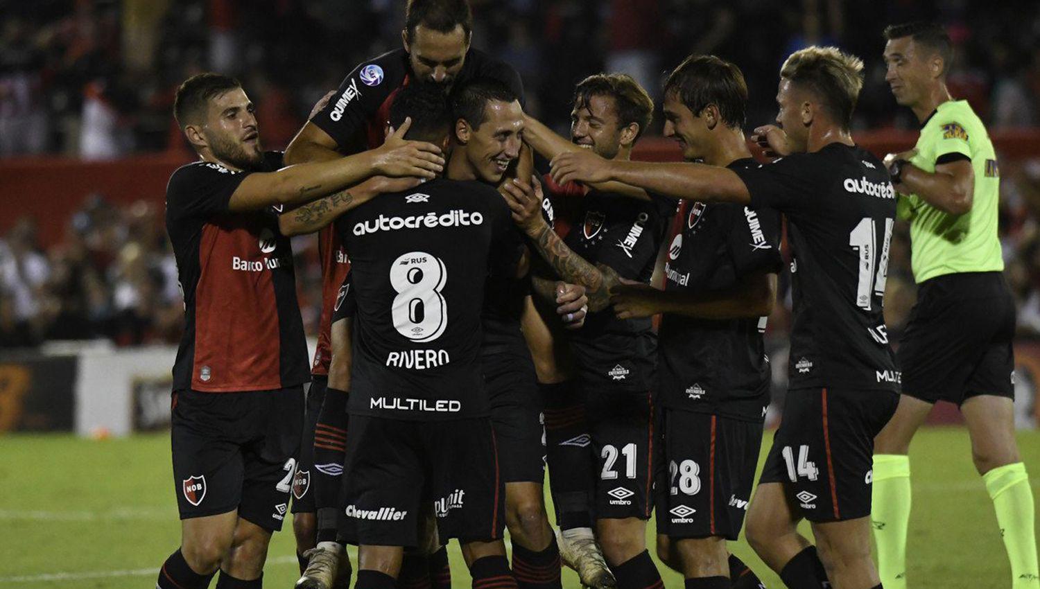 Newells no tuvo piedad de Coloacuten y lo goleoacute por 4 a 0