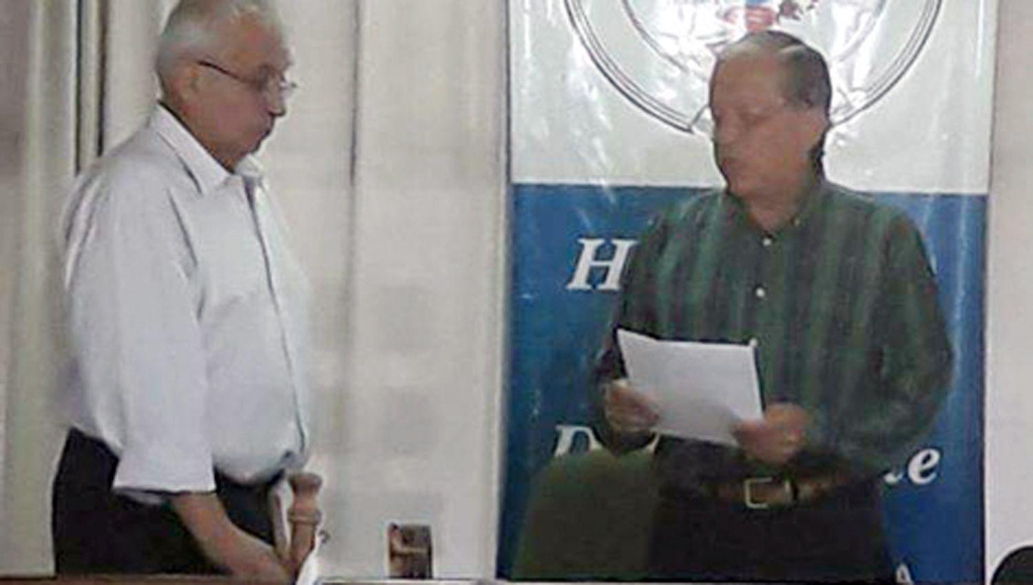 El Dr Hugo Su�rez fue propuesto por algunos miembros del bloque
oficialista del Movimiento Vecinal y Popular para ocupar la presidencia