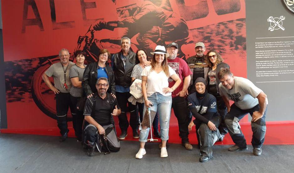 Un grupo de 10 motoqueros brasileros visitaron el Museo del Automoacutevil de Las Termas